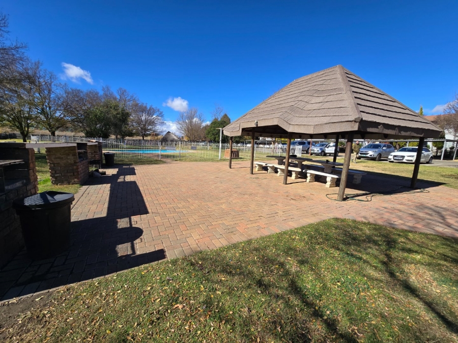 2 Bedroom Property for Sale in Van Der Hoff Park North West